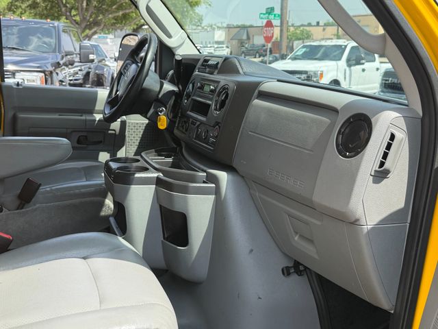 2022 Ford  E-350 CUTAWAY DUALLY AUTO 123K 176 WB 7.3L V8