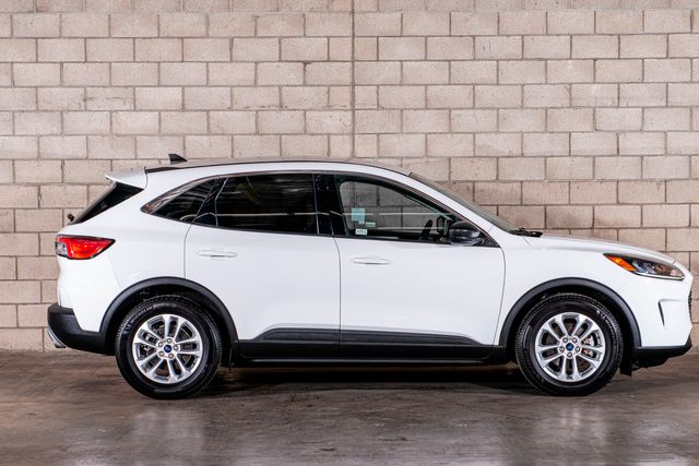 2022 Ford Escape SE | Van Nuys, CA | Stellar Auto INC.