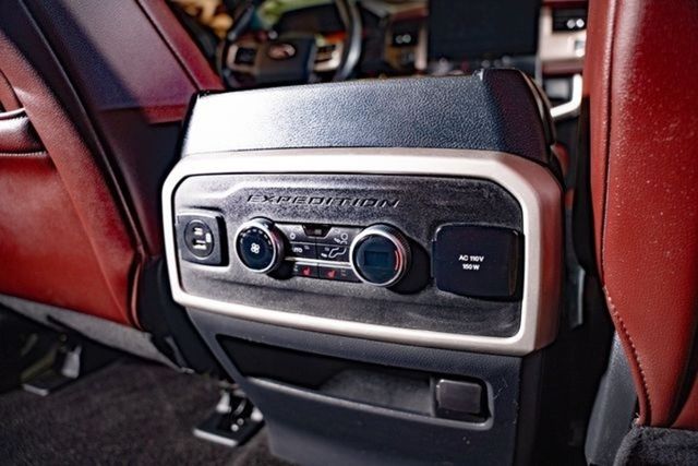 2022 Ford Expedition MAX Limited | Addison, TX | Mr Car Guys 2022 Ford Expedition MAX Limited | Addison, TX | Mr Car Guys