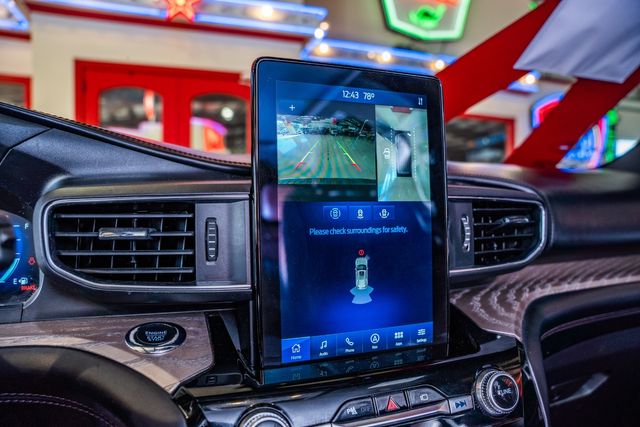 2022 Ford Explorer Platinum 2022 Ford Explorer Platinum