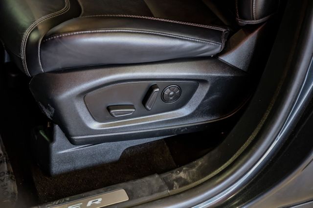 2022 Ford Explorer Platinum | Addison, TX | Mr Car Guys