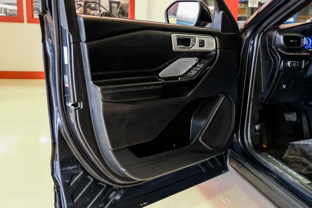 2022 Ford Explorer Platinum | Addison, TX | Mr Car Guys