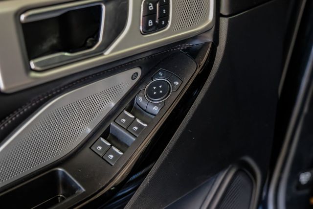 2022 Ford Explorer Platinum | Addison, TX | Mr Car Guys