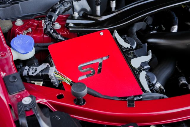 2022 Ford Explorer ST 4WD / CLEAN CARFAX / LOADED / BIG SCREEN | Dallas, TX | Rocky Mountain Truck Stop Dallas