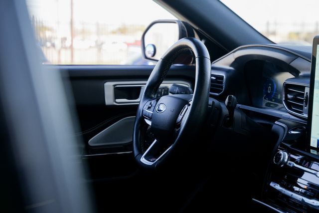 2022 Ford Explorer ST 4WD / CLEAN CARFAX / LOADED / BIG SCREEN | Dallas, TX | Rocky Mountain Truck Stop Dallas