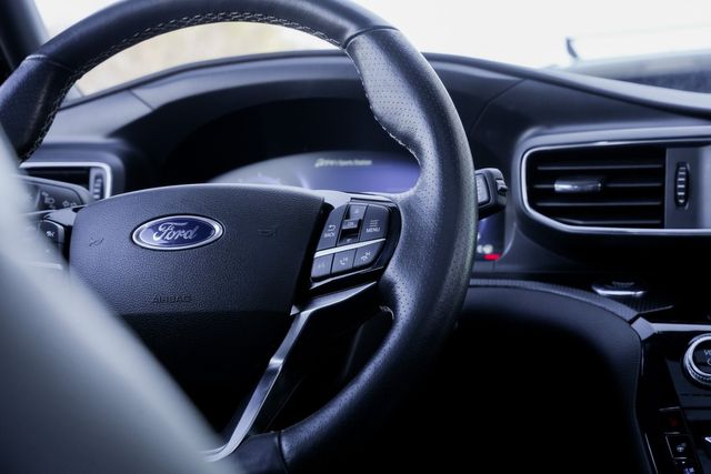 2022 Ford Explorer ST 4WD / CLEAN CARFAX / LOADED / BIG SCREEN | Dallas, TX | Rocky Mountain Truck Stop Dallas