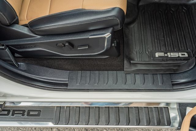 2022 Ford F-150 Lariat 4X4 FX4 / ONE TEXAS OWNER / CLEAN CARFAX | Dallas, TX | Rocky Mountain Truck Stop Dallas