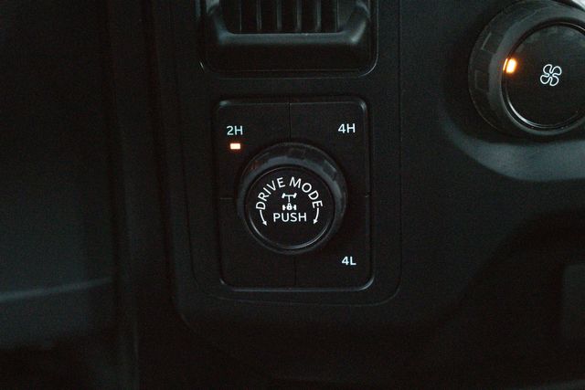 2022 Ford F-150 XL CREW CAB FX4 / CLEAN CARFAX / 5.0L V-8 | Austin, TX | Rocky Mountain Truck Stop Austin 2022 Ford F-150 XL CREW CAB FX4 / CLEAN CARFAX / 5.0L V-8 | Austin, TX | Rocky Mountain Truck Stop Austin