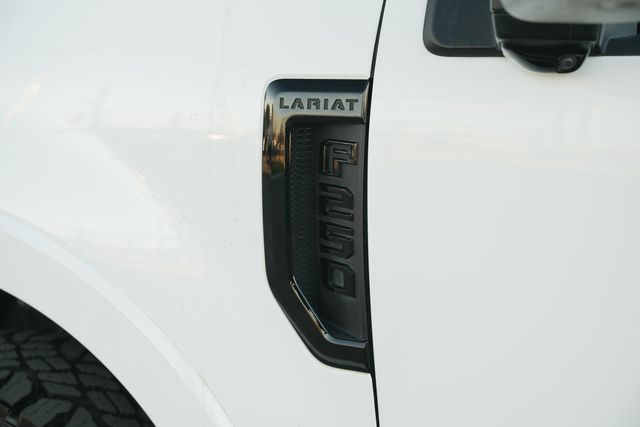 2022 Ford F-250 Super Duty Lariat TREMOR 4X4 / BIG SCREEN / LOADED / 1-OWNER | Austin, TX | Rocky Mountain Truck Stop Austin