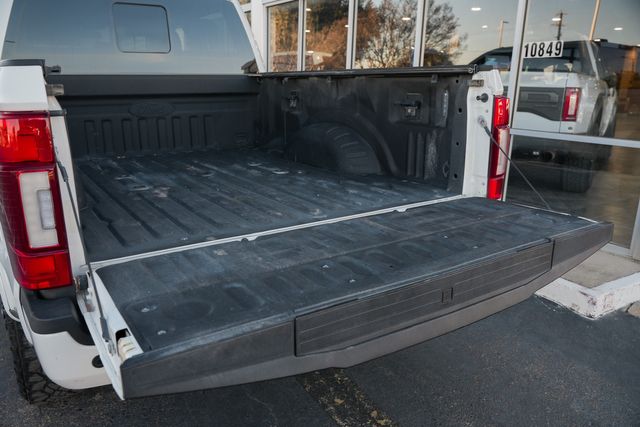 2022 Ford F-250 Super Duty Lariat TREMOR 4X4 / BIG SCREEN / LOADED / 1-OWNER | Austin, TX | Rocky Mountain Truck Stop Austin