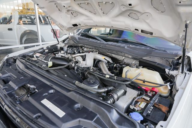 2022 Ford F-250 Super Duty Lariat TREMOR 4X4 / BIG SCREEN / LOADED / 1-OWNER | Austin, TX | Rocky Mountain Truck Stop Austin