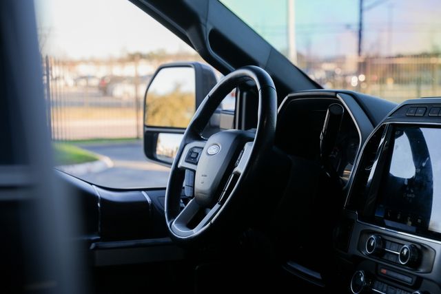 2022 Ford F-250 Super Duty Lariat TREMOR 4X4 / BIG SCREEN / LOADED / 1-OWNER | Austin, TX | Rocky Mountain Truck Stop Austin