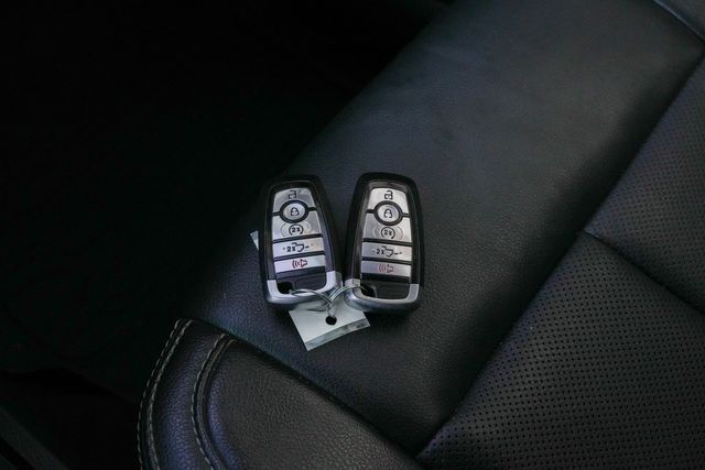 2022 Ford F-250 Super Duty Lariat TREMOR 4X4 / BIG SCREEN / LOADED / 1-OWNER | Austin, TX | Rocky Mountain Truck Stop Austin