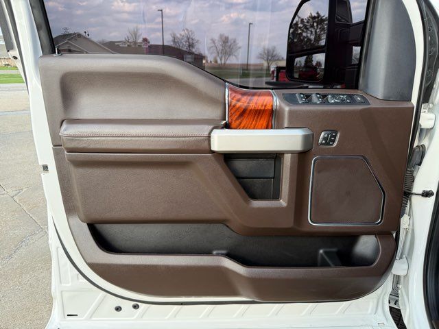 2022 Ford F-250 Super Duty King Ranch | Gifford, IL | Trav's Automotive 2022 Ford F-250 Super Duty King Ranch | Gifford, IL | Trav's Automotive