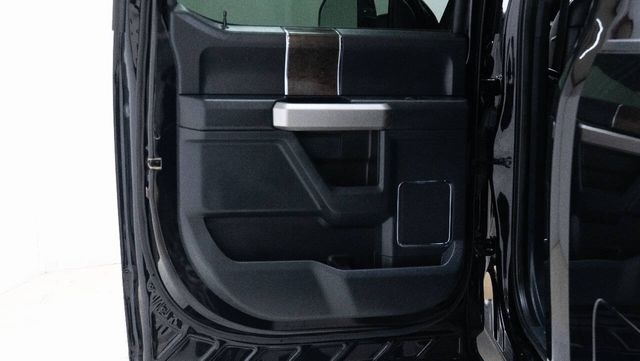 2022 Ford F-250 Super Duty Lariat 4x4 4dr Crew Cab 6.8 ft. SB Pickup | Houston, TX | Houston Auto Credit