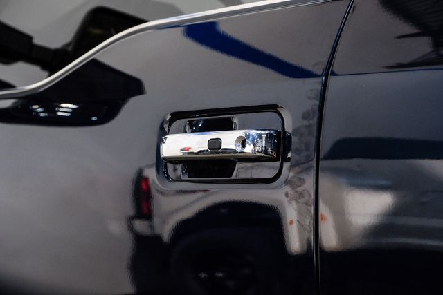 2022 Ford F-350 Super Duty King Ranch Ultimate FX4 Pano Roof 24" CALI 33" R/T | Dallas, TX | East Dallas Diesel 2022 Ford F-350 Super Duty King Ranch Ultimate FX4 Pano Roof 24" CALI 33" R/T | Dallas, TX | East Dallas Diesel