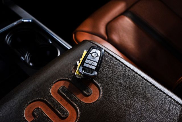 2022 Ford F-350 Super Duty King Ranch Ultimate FX4 Pano Roof 24" CALI 33" R/T | Dallas, TX | East Dallas Diesel 2022 Ford F-350 Super Duty King Ranch Ultimate FX4 Pano Roof 24" CALI 33" R/T | Dallas, TX | East Dallas Diesel