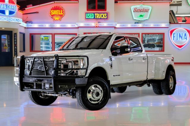 2022 Ford F-350 Super Duty Platinum