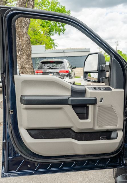 2022 Ford F-350 Super Duty XL STX 4X4 FX4 / 7.3L GAS V8 / HEAVILY OPTIONED | Austin, TX | Rocky Mountain Truck Stop Austin