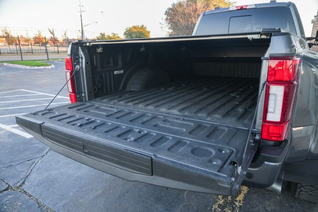 2022 Ford F-450 Super Duty Platinum FX4 W/ UPGRADES / LOADED / BIG SCREEN | Austin, TX | Rocky Mountain Truck Stop Austin