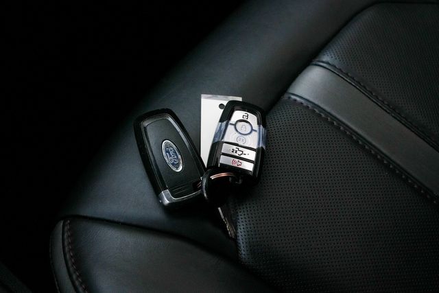 2022 Ford F-450 Super Duty Platinum FX4 W/ UPGRADES / LOADED / BIG SCREEN | Austin, TX | Rocky Mountain Truck Stop Austin