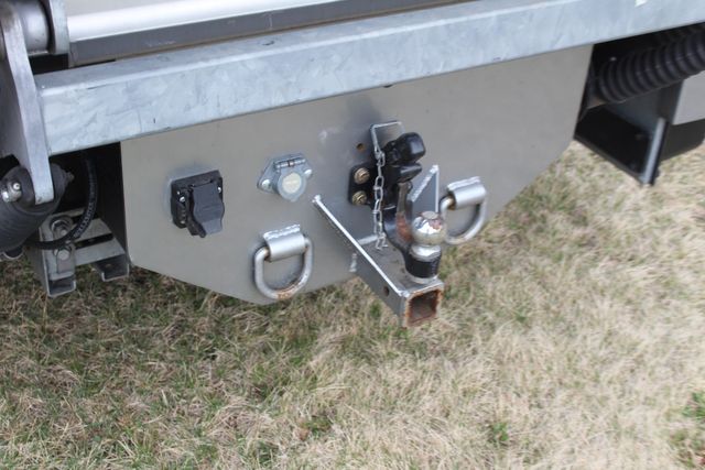 2022 Ford F-550 Stake Bed | Roscoe, IL | Autoland Outlets