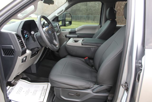 2022 Ford F-550 Stake Bed | Roscoe, IL | Autoland Outlets