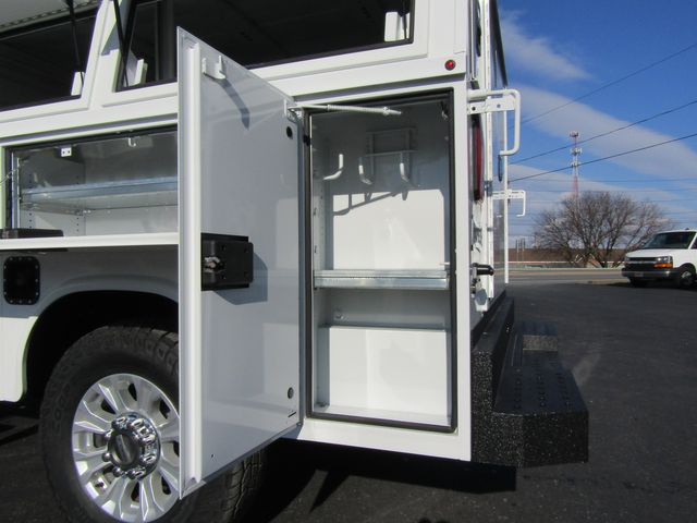 2022 Ford F350 Crew Cab 4x4 with New 8' Knapheide Enclosed Utility Bed