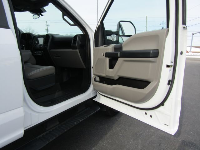 2022 Ford F350 Crew Cab 4x4 with New 8' knapheide Utility Bed