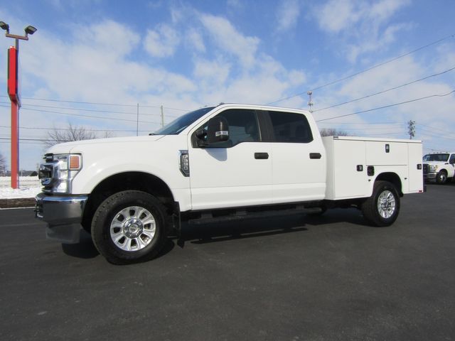 2022 Ford F350 Crew Cab 4x4 with New 8' knapheide Utility Bed