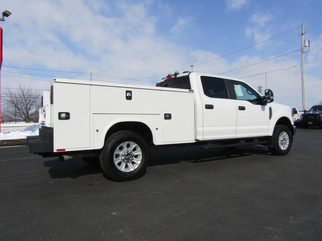 2022 Ford F350 Crew Cab 4x4 with New 8' knapheide Utility Bed