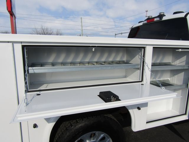 2022 Ford F350 Crew Cab 4x4 with New 8' knapheide Utility Bed