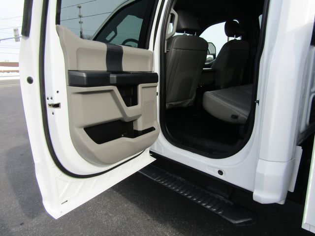 2022 Ford F350 Crew Cab 4x4 with New 8' knapheide Utility Bed