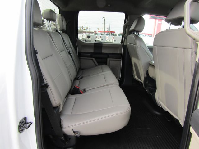 2022 Ford F350 Crew Cab 4x4 with New 8' knapheide Utility Bed