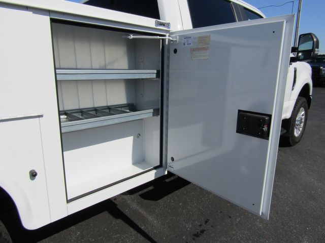 2022 Ford F350 Crew Cab 4x4 with New 8' knapheide Utility Bed