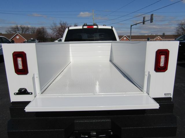 2022 Ford F350 Crew Cab 4x4 with New 8' knapheide Utility Bed