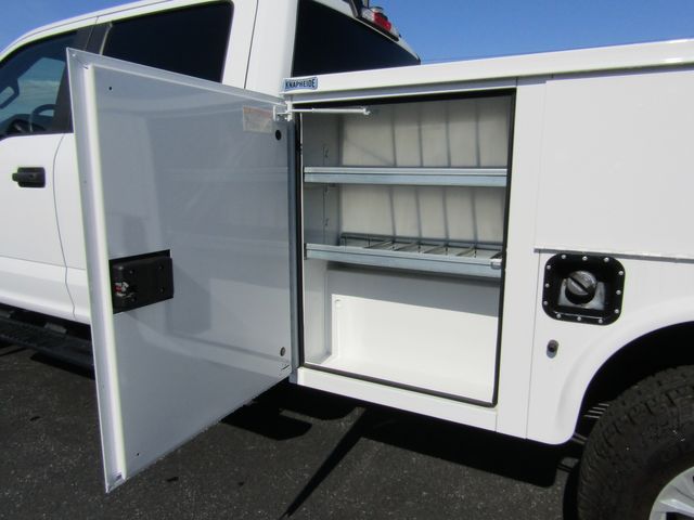 2022 Ford F350 Crew Cab 4x4 with New 8' knapheide Utility Bed