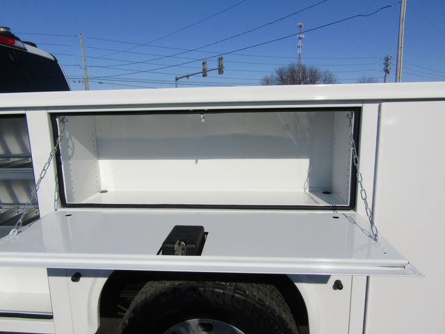 2022 Ford F350 Crew Cab 4x4 with New 8' Knapheide Utility Bed