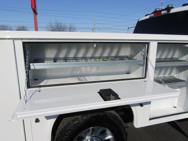 2022 Ford F350 Crew Cab 4x4 with New 8' Knapheide Utility Bed