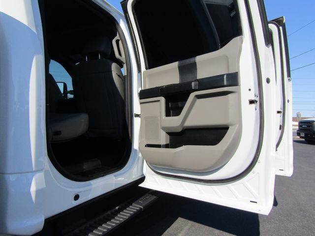 2022 Ford F350 Crew Cab 4x4 with New 8' Knapheide Utility Bed