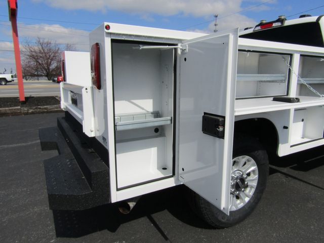 2022 Ford F350 Crew Cab 4x4 with New 8' Knapheide Utility Bed