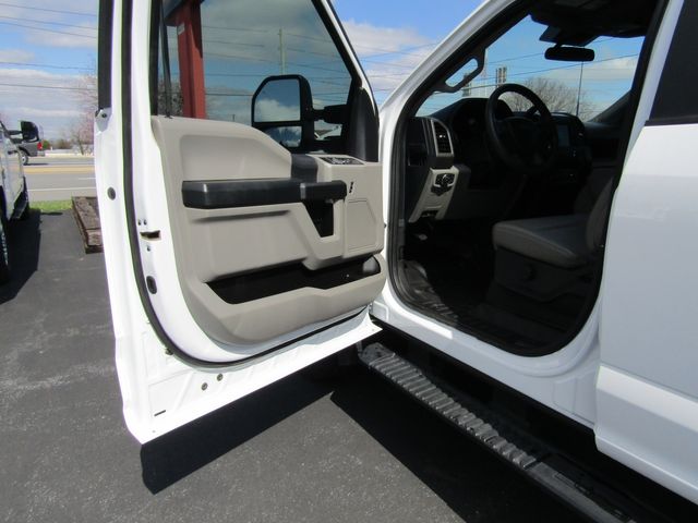 2022 Ford F350 Crew Cab 4x4 with New 8' Knapheide Utility Bed