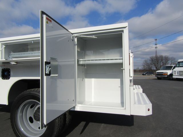 2022 Ford F550 Crew Cab 4x4 Diesel with New 11' Reading Utility Bed