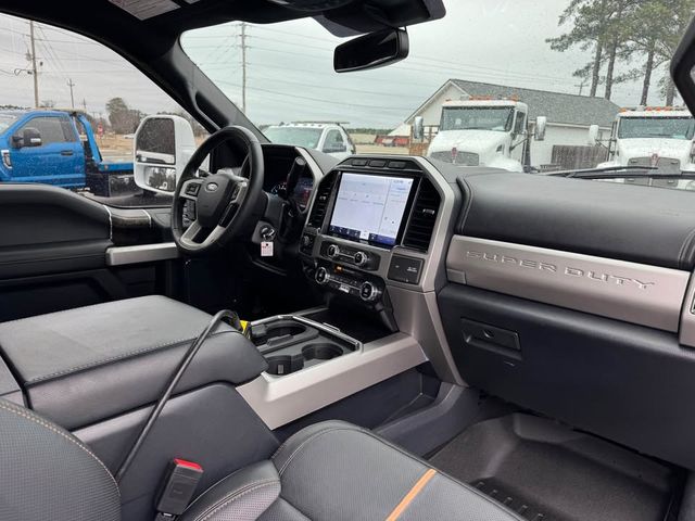 2022 Ford F550 Platinum