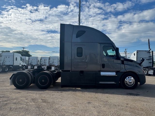 2022 Freightliner CASCADIA 126-APU | Dallas, TX | Infinity Trucks 2022 Freightliner CASCADIA 126-APU | Dallas, TX | Infinity Trucks