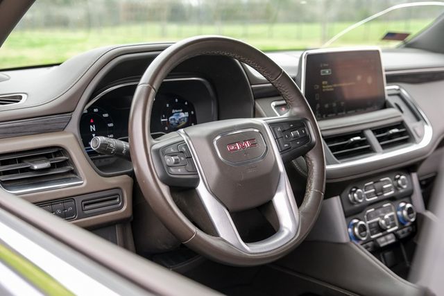 2022 GMC Yukon XL SLT Diesel Lane Keep Assist Heated/Cooled Seats XM 2022 GMC Yukon XL SLT Diesel Lane Keep Assist Heated/Cooled Seats XM