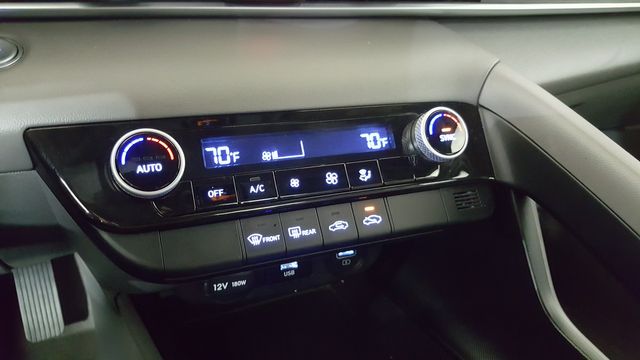 2022 Hyundai ELANTRA SEL | Carrollton, TX | Legend Motorcars of Carrollton