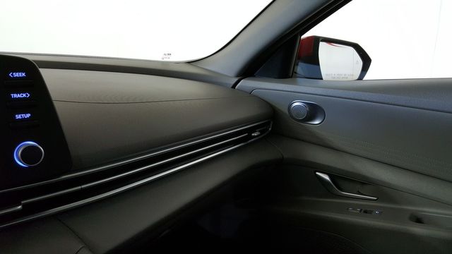 2022 Hyundai ELANTRA SEL | Carrollton, TX | Legend Motorcars of Carrollton 2022 Hyundai ELANTRA SEL | Carrollton, TX | Legend Motorcars of Carrollton