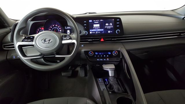 2022 Hyundai ELANTRA SEL | Carrollton, TX | Legend Motorcars of Carrollton
