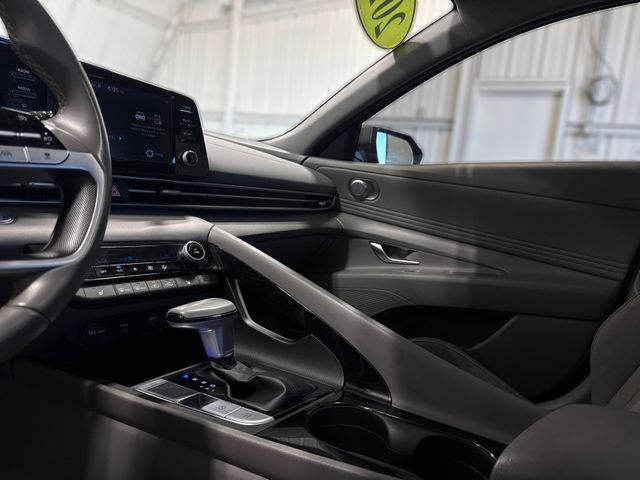 2022 Hyundai ELANTRA SEL